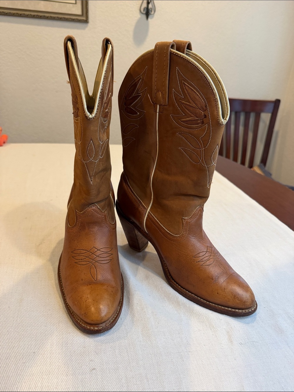 Vintage Acme Cowboy Western Boots Women’s SZ 8M 3 Inch High Heels